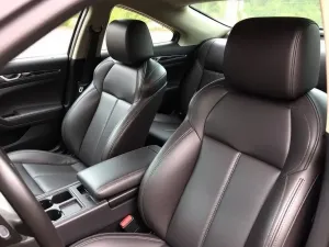 Skórzane obicia w aucie a ich renowacja